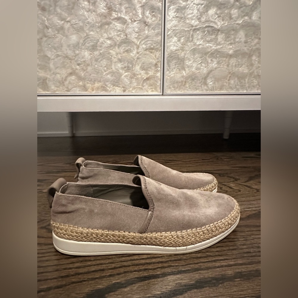 Vince Dillon Suede Leather Tan Sneaker - Women’s Size 8